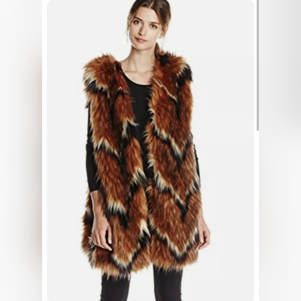 NWT contrast faux fur & leather vest. M/L. Tracy Reese.